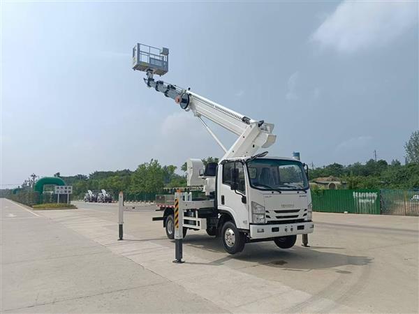 Xe Nâng Người Làm Việc Trên Cao ISUZU 24m
